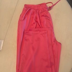 Women’s pink pants size large